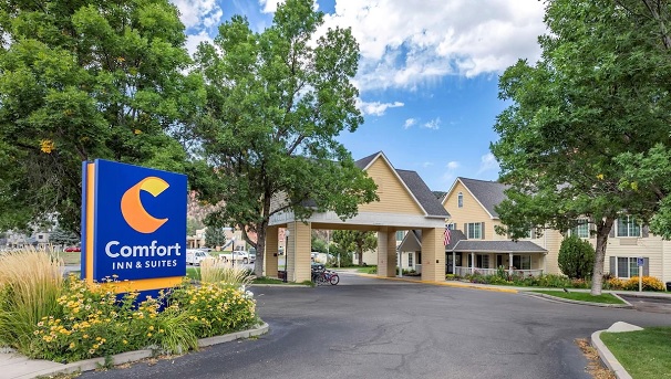 >Budget Accommodation Comfort Inn And Suites